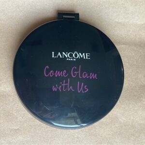 Come Glam With Us LED Lighted Compact Mirror
